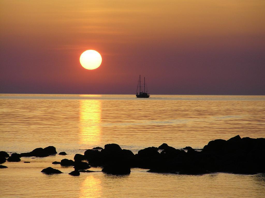 Nefeli Sunset Studios Pollonia Bagian luar foto
